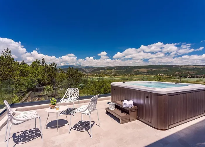 Sunrise Dream Villa *
