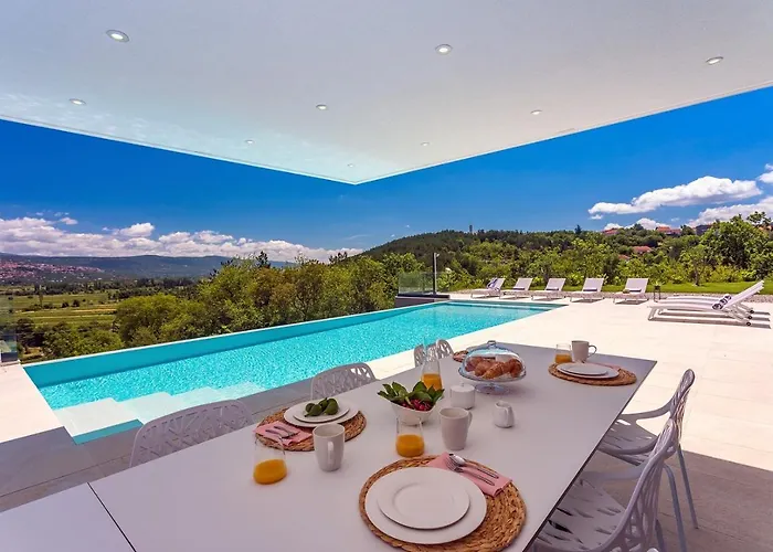 Sunrise Dream Villa *