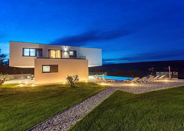 Sunrise Dream Villa *